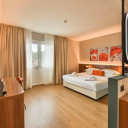Moody Smart & Comfy Hotel-2